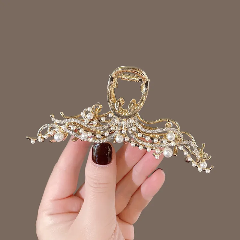 Fashionable Pearls Hair Clip-1