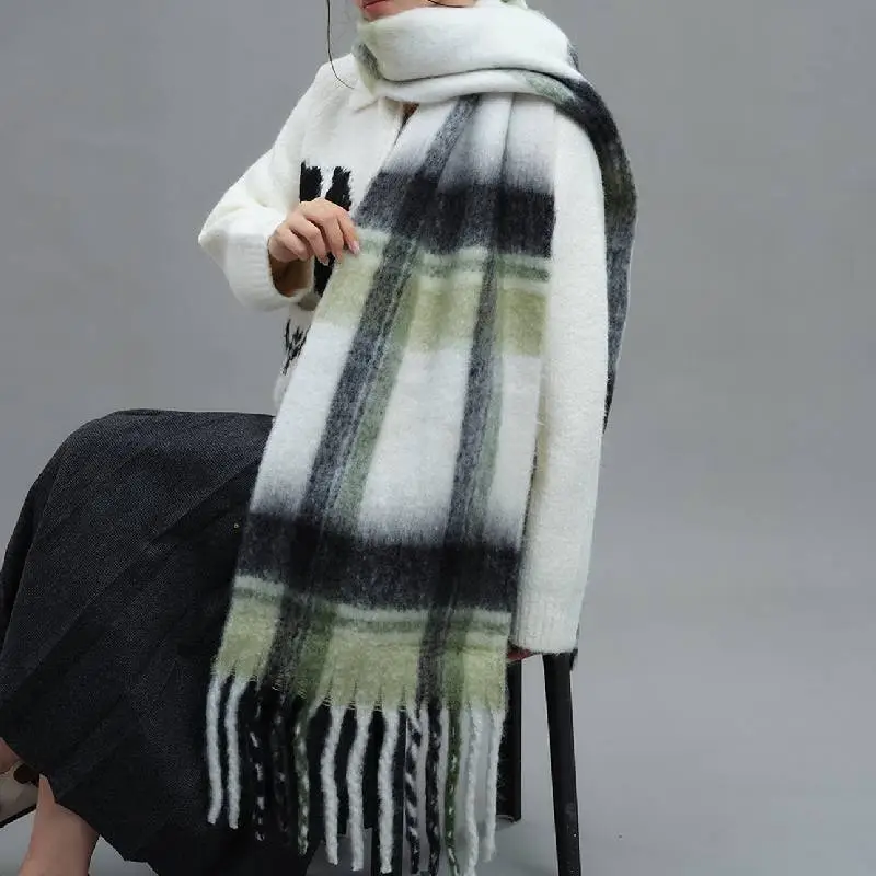 Simple Plaid Knit Scarf-1