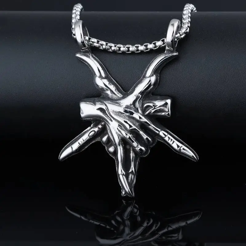 Simple Funky Necklace / Pendant-1