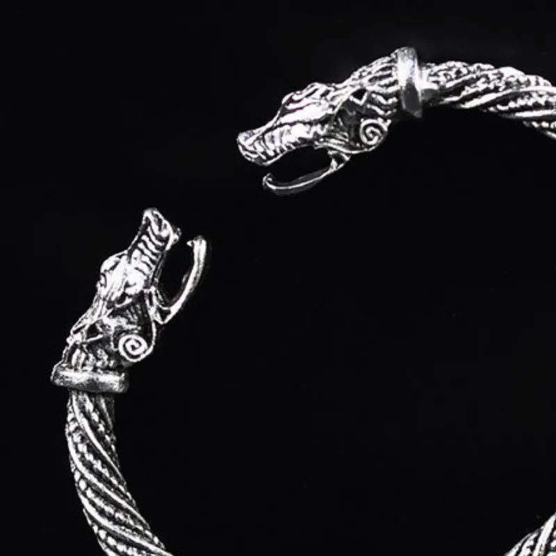 Retro Fashionable Bracelet-1
