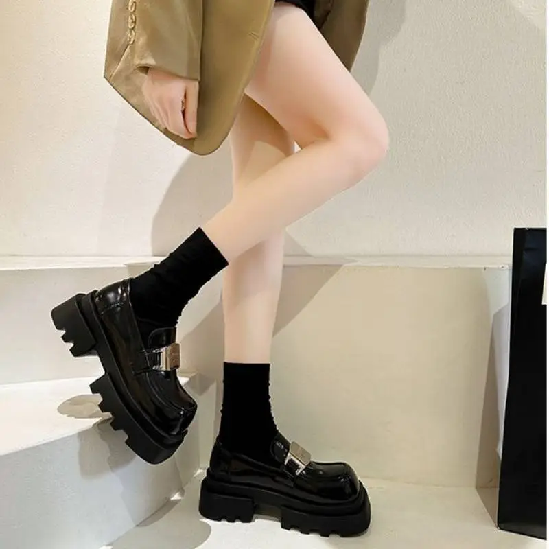 Fashionable Plain Loafer-2