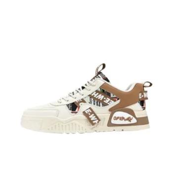 Fashionable Simple Skateboarding Shoes