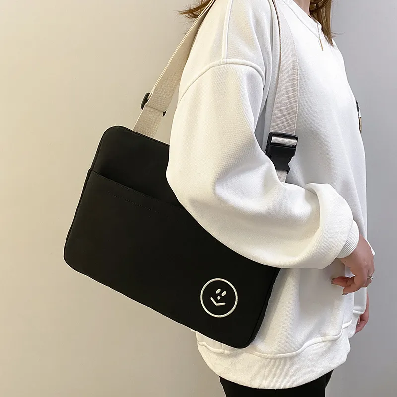 Simple Basics Laptop Bag Unisex-5