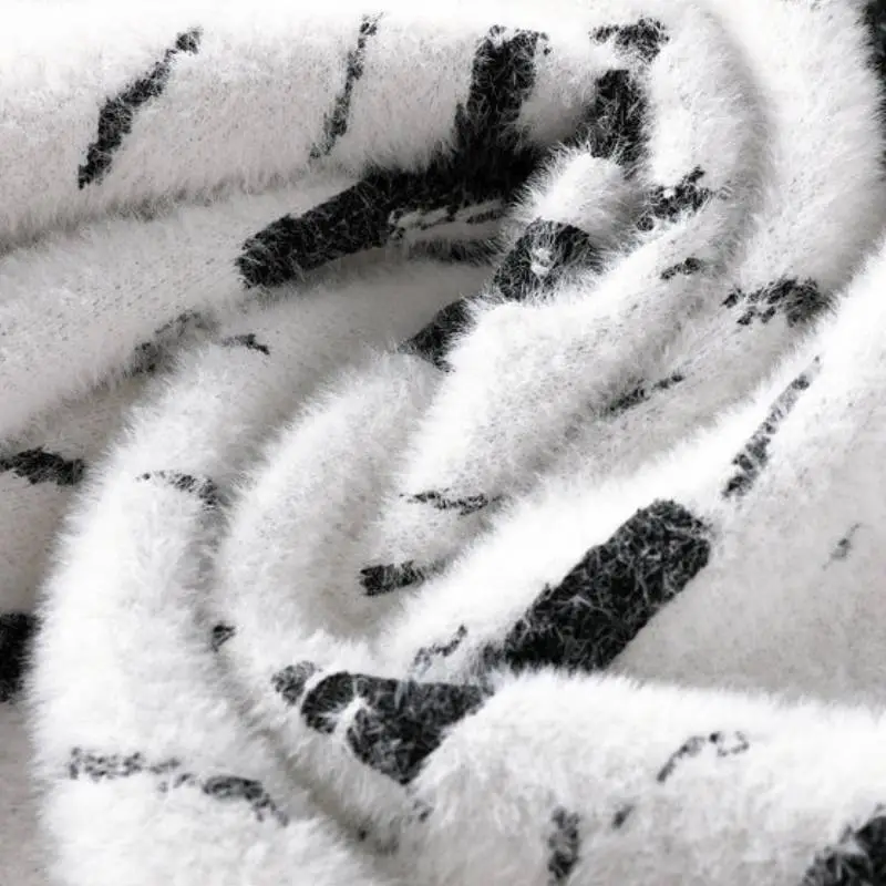 Fashionable Warming Knitwear-3