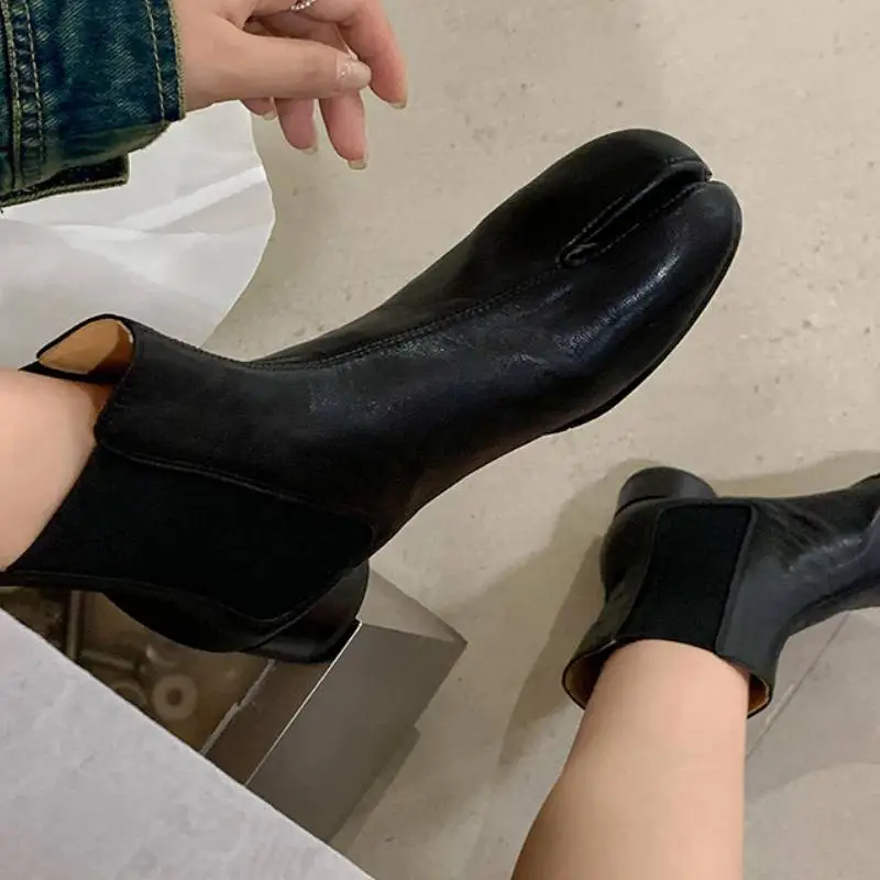 Fashionable Retro Ankle Boots-4