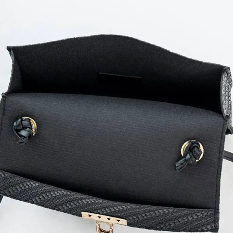 Fashionable Simple Crossbody Bag-1
