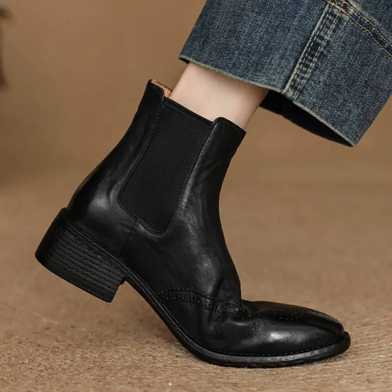 Retro Simple Chelsea Boot-5