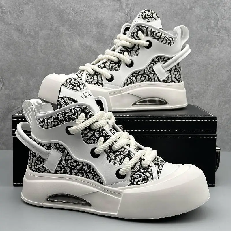 Basics Simple Stylish Skateboarding Shoes-4