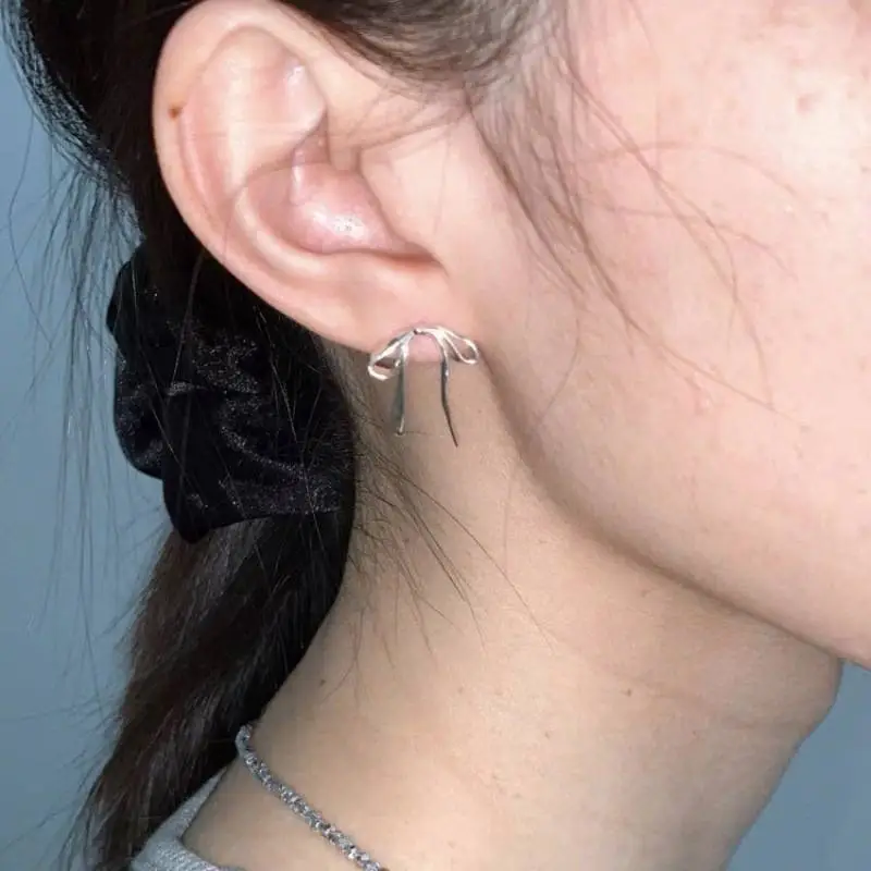 Elegant Simple Ear Stud-1
