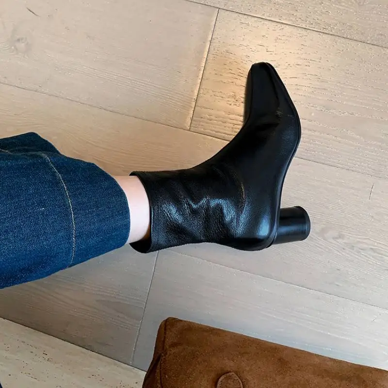 Fashionable Plain Ankle Boots-2