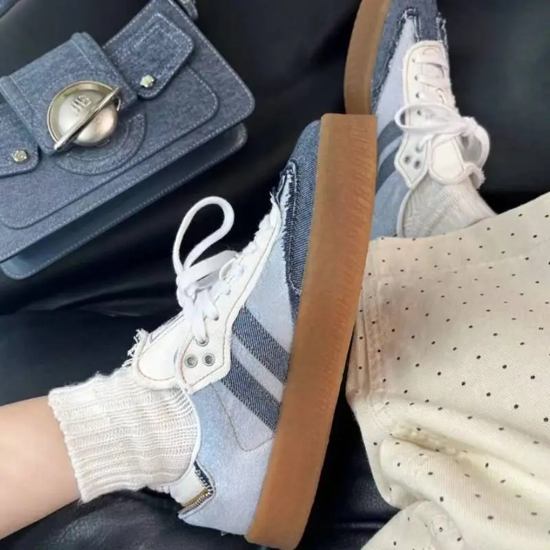 Fashionable Maximum Comfort Skateboarding Shoes-1