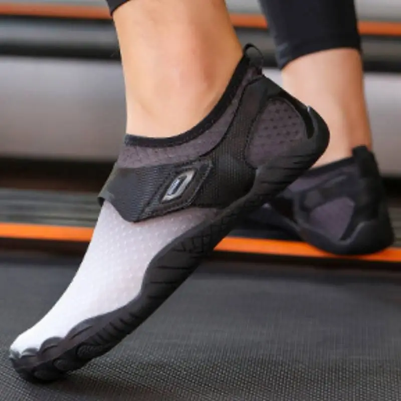 Sporty Breathable River Trekking Shoes-12