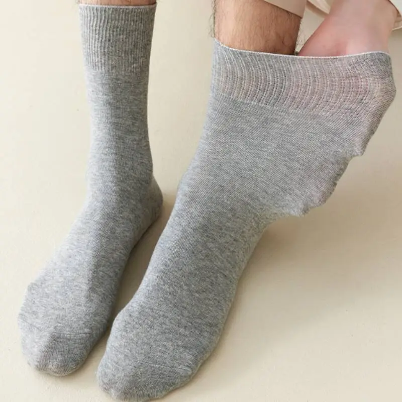 Simple Loose Cotton Mid Calf Sock-1