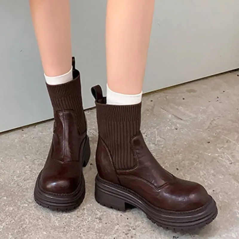 Simple Basics Ankle Boots-2