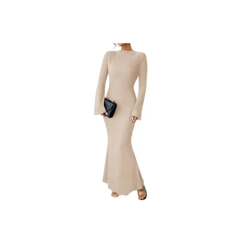 Fashionable Simple Long Sleeved Dress
