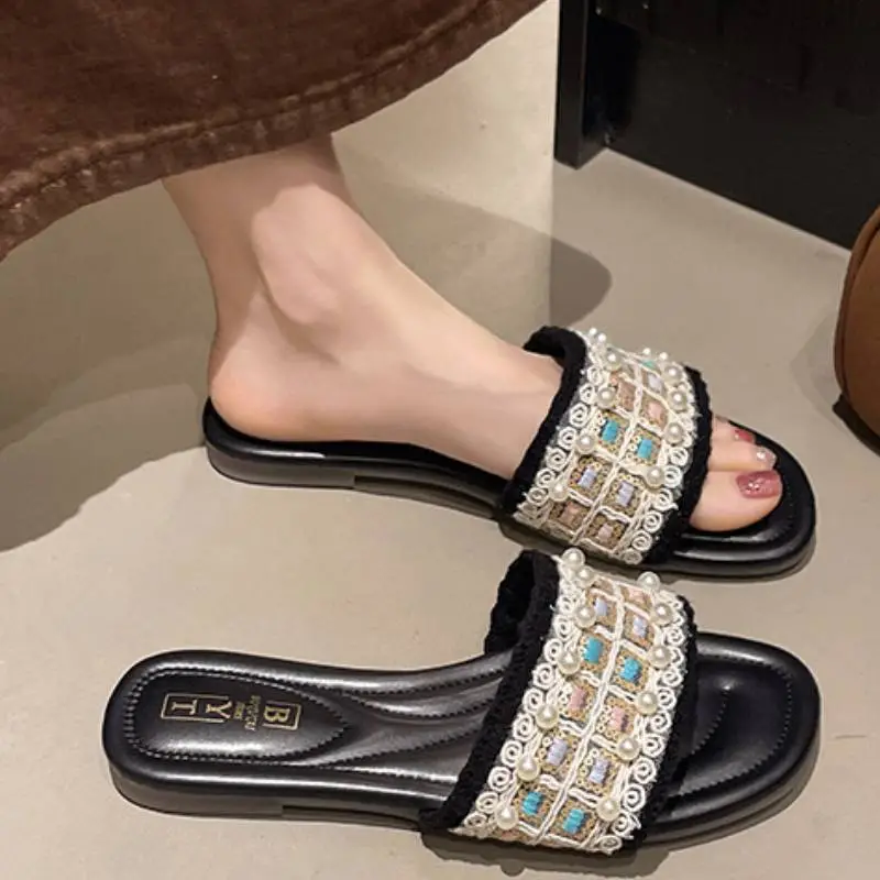 Contrast Color Pearls Beach Sandals-1