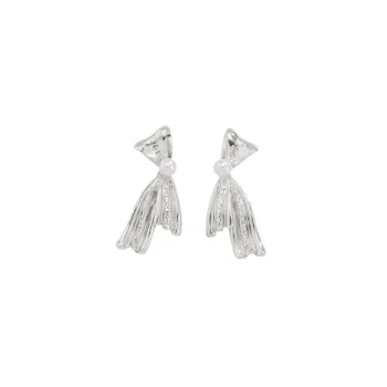 Fashionable Bow Ear Stud
