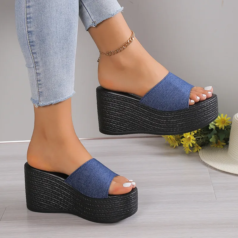 Fashionable Simple Flip Flops-1
