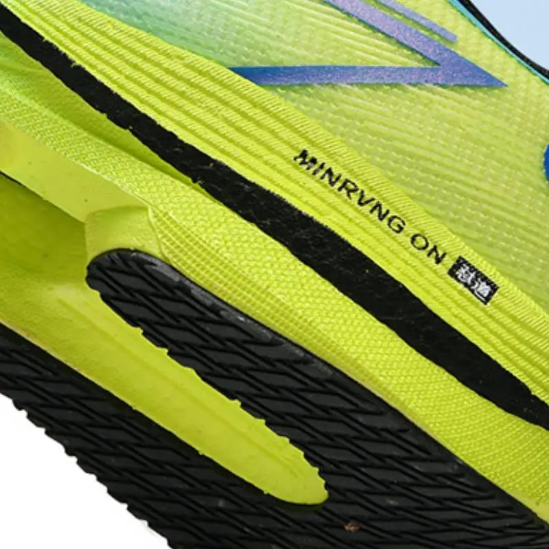 Simple Breathable Running Shoes-10