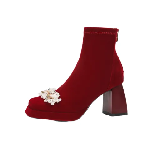 Valentino Garavani Rockstud Bow Detailed Pointed Toe Pumps