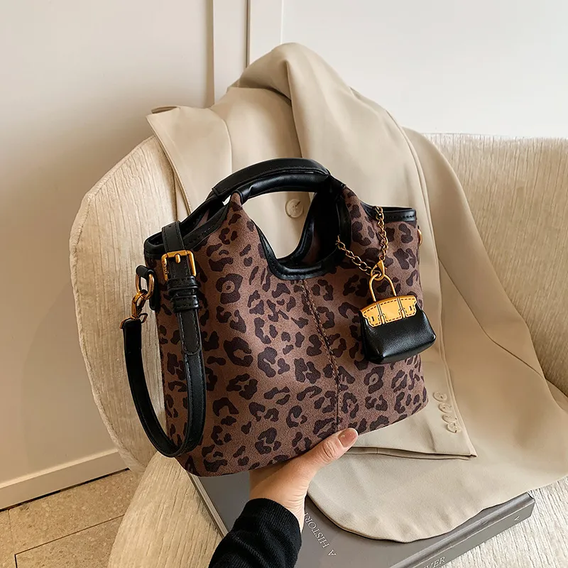 Retro Leopard Print Crossbody Bag-5