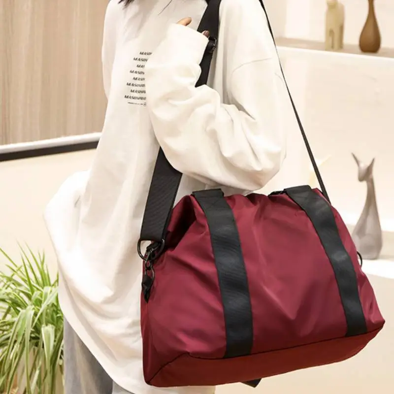 Sporty Large Capacity Gym Bag-6