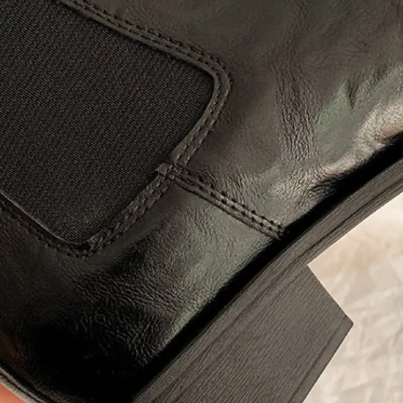 Fashionable Basics Chelsea Boot-3