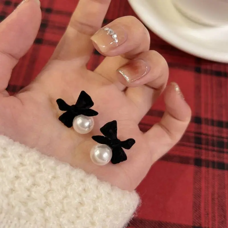 Fashionable Bow Ear Stud Women-2