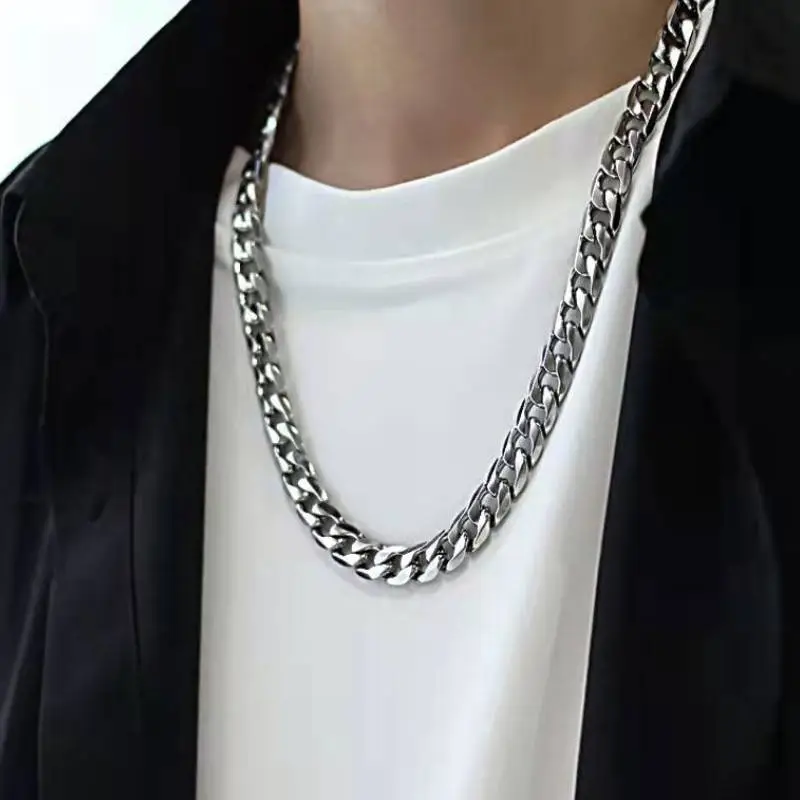Simple Fashionable Funky Necklace-1