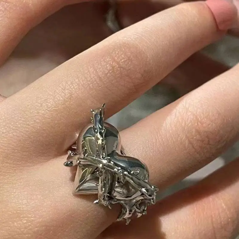 Fashionable Heart Ring-3