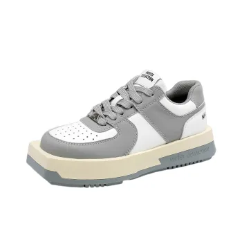 Mandarin Duck Square Round toe Sneakers