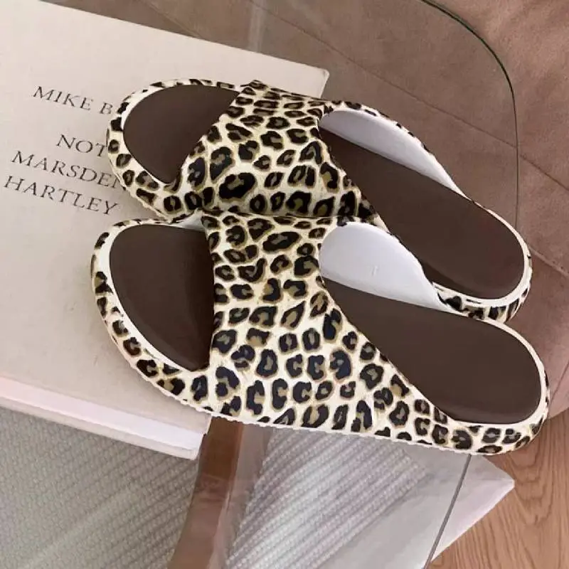 Fashionable Leopard Print Flip Flops-4