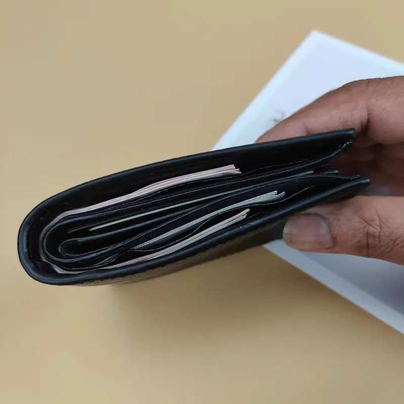 Basics Simple Wallet Man-1