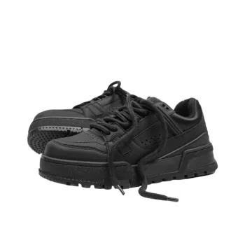 Fashionable Simple Skateboarding Shoes