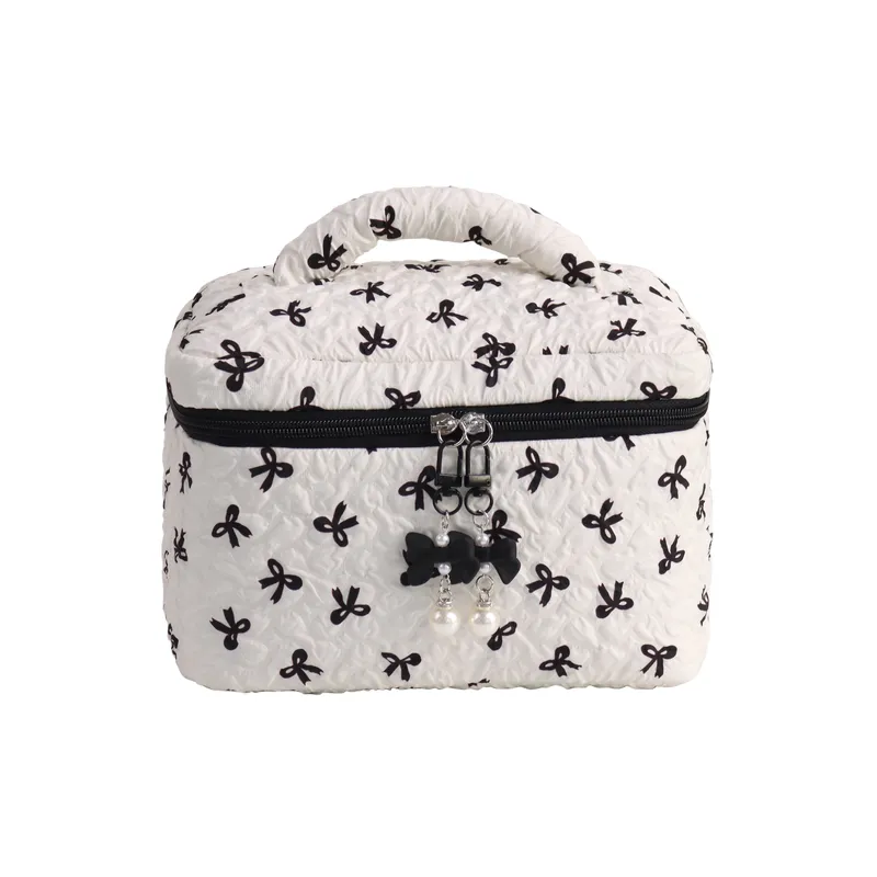 Fashionable Basics Makeup Bag
