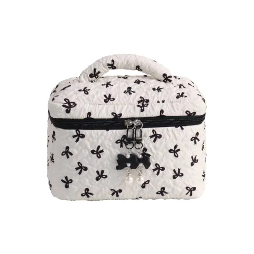 Fashionable Basics Makeup Bag