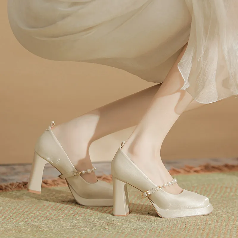 Fashionable Pearls High Heels-4