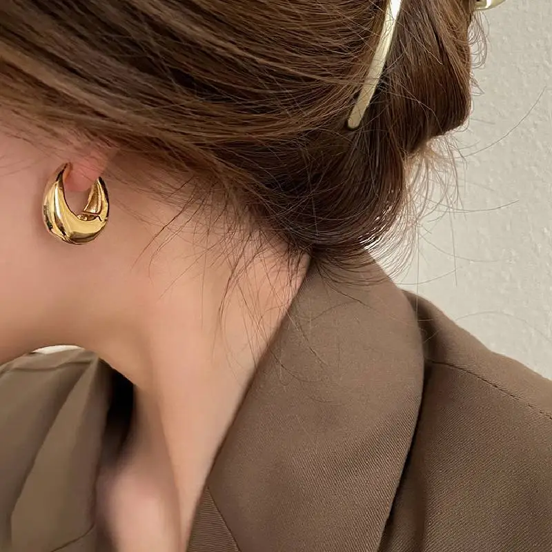 Simple Fashionable Earring-1