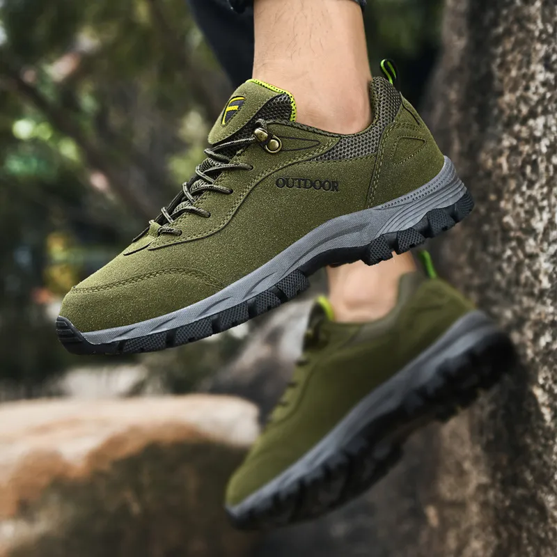 Simple Breathable Hiking Shoes-1