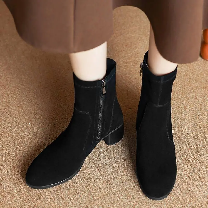 Simple Plain Chelsea Boot-2