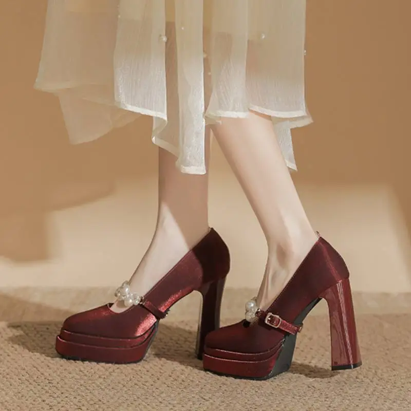 Fashionable Pearls High Heels-5
