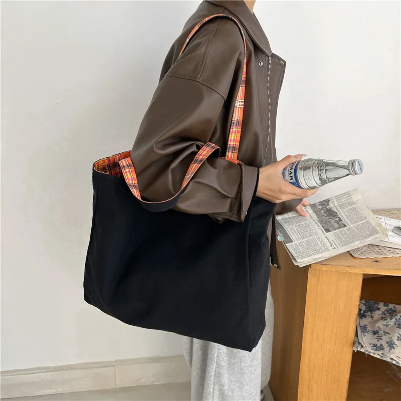 Simple Lightweight Shoulder Bag-2