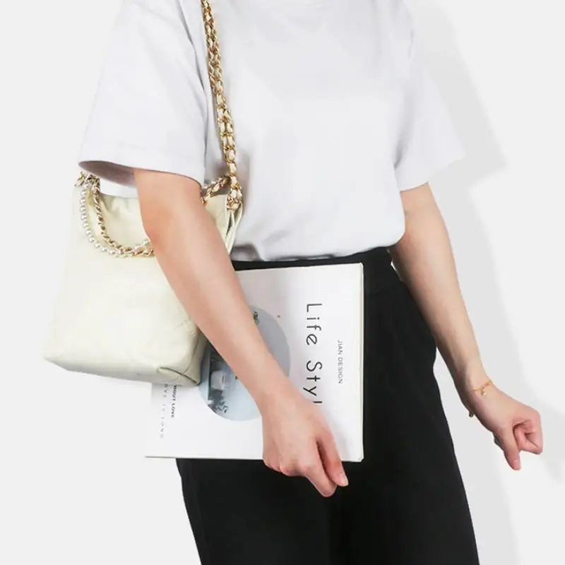 Basics Plain Shoulder Bag-5