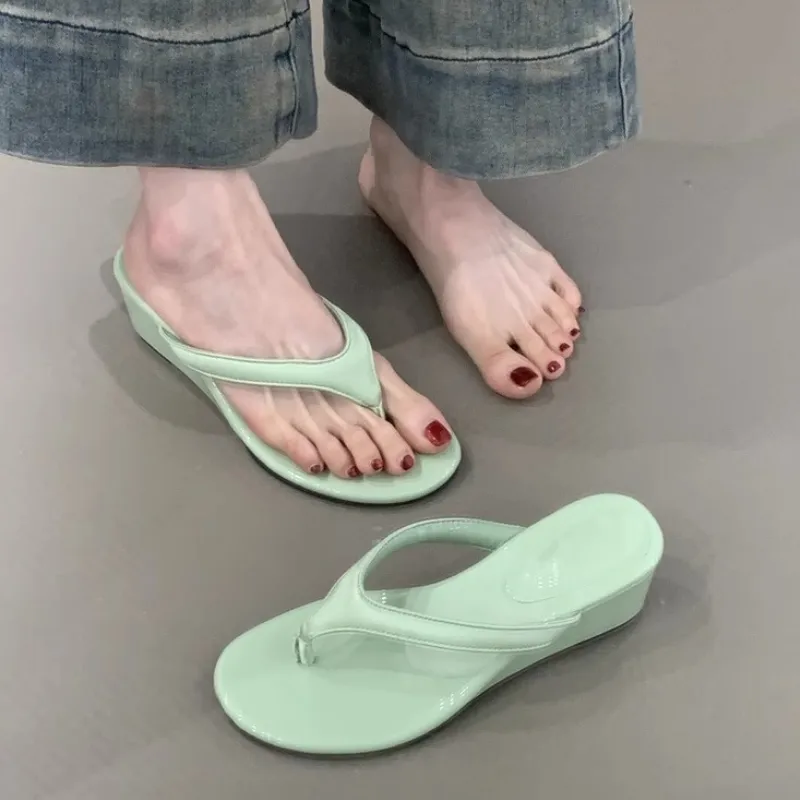 Casual Plain Flip Flops-3