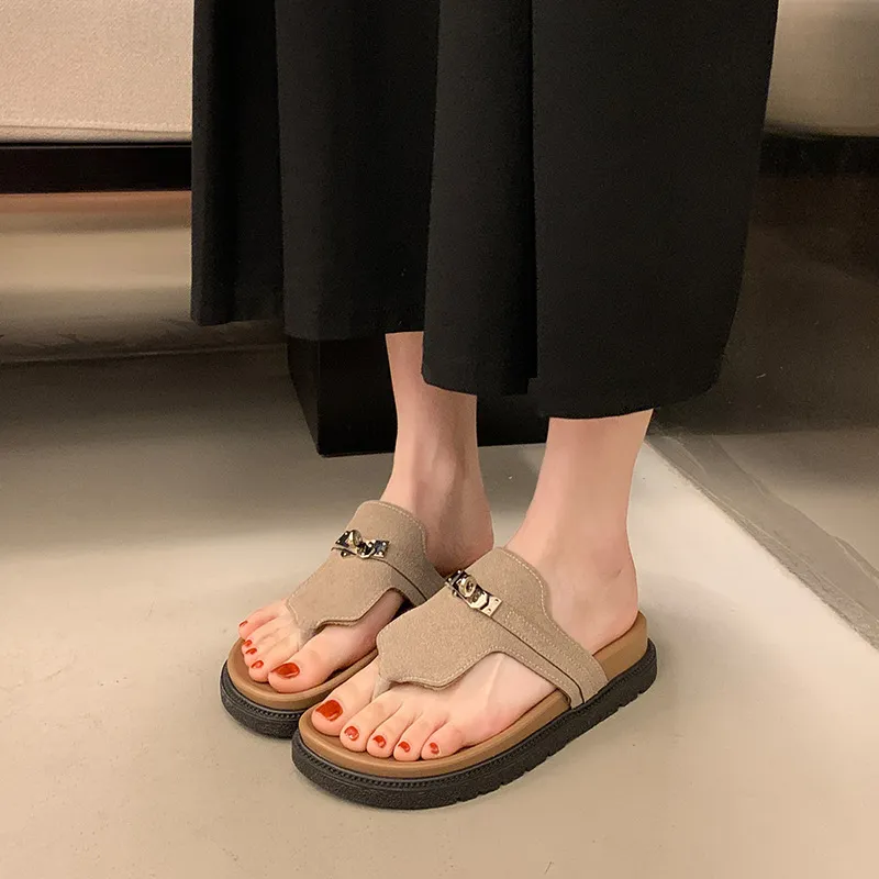 Retro Fashionable Flip Flops-1