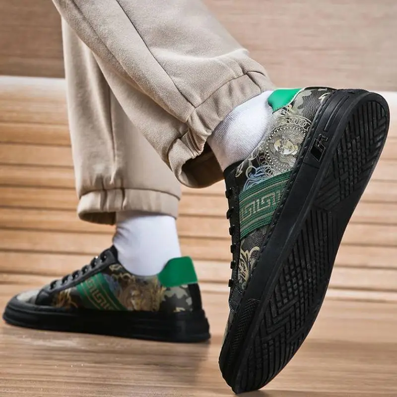 Casual Breathable Stylish Skateboarding Shoes-7