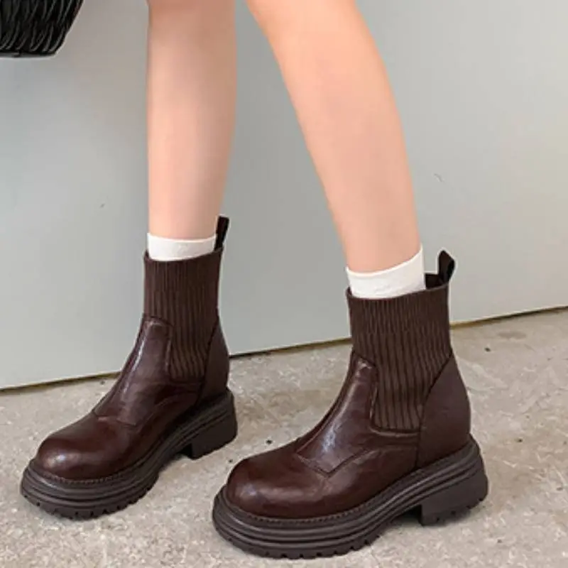 Simple Basics Ankle Boots-1