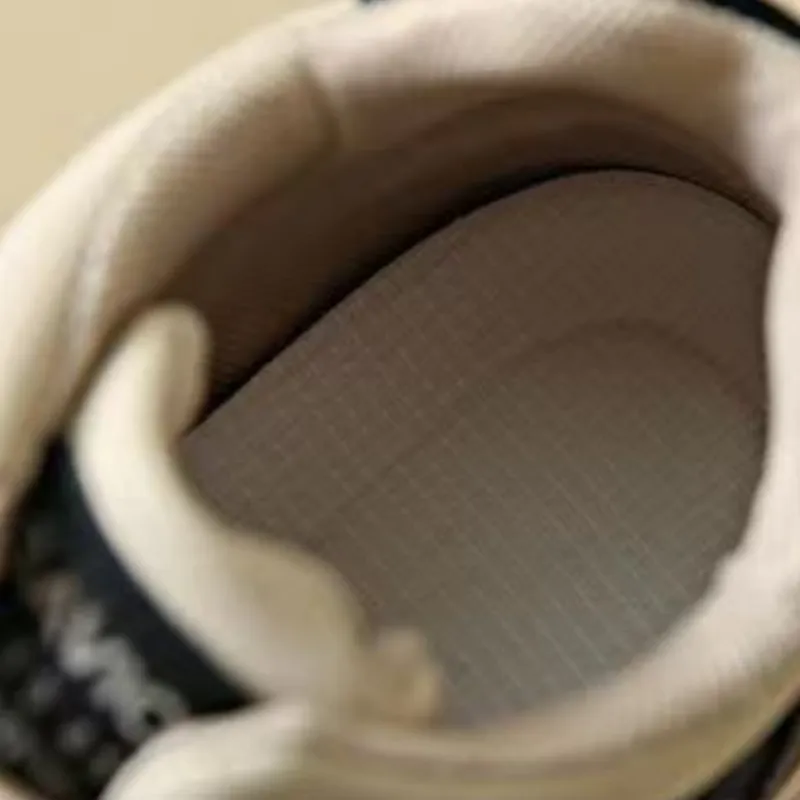 Sporty Lightweight Lifestyle Shoes-6