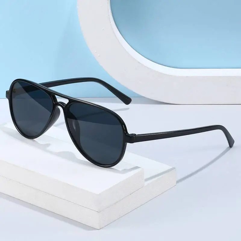 Fashionable Vacation Sunglasses-1