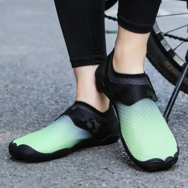 Sporty Breathable River Trekking Shoes-1